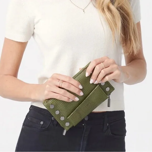 🌟 HAMMITT Levy Green Textured Crossbody Clutch - Picture 3 of 11